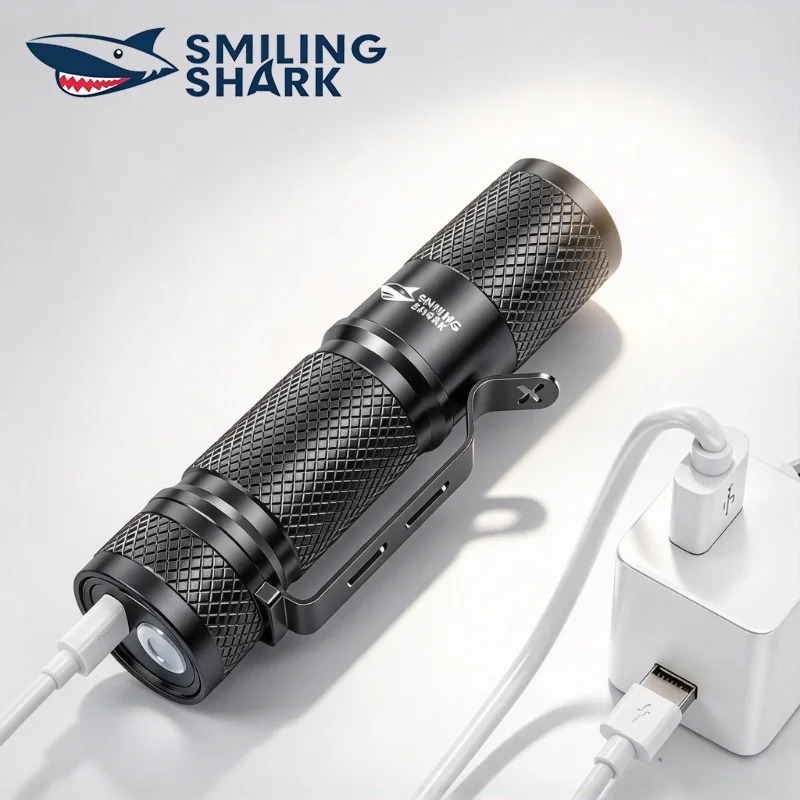 مصباح يدوي صغير فائق القوة من  - مراجعة Edc Carry Clip وسعره